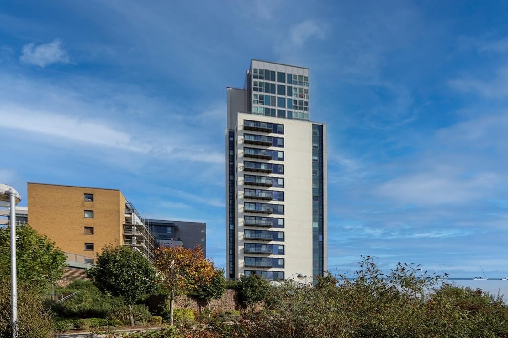 Ferry Court, Cardiff — photograph 2